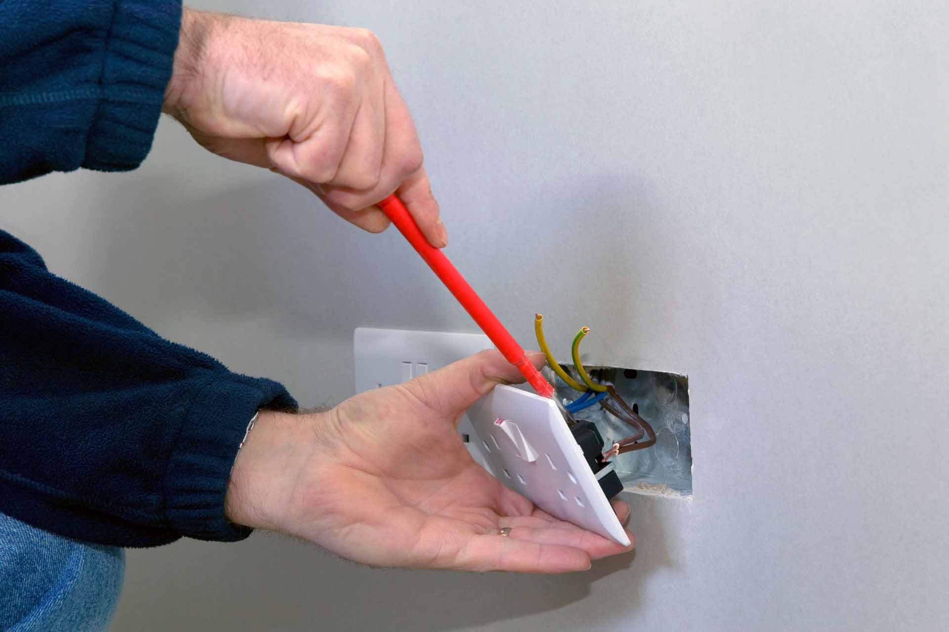 Elektriker elektriker-reparation-el-installationer-stor